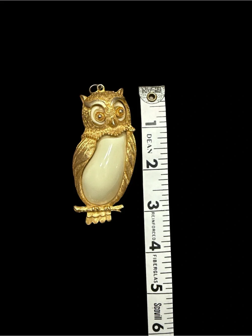 Vintage 70s Gold Tone Owl Pendant Necklace Cream Jelly Belly